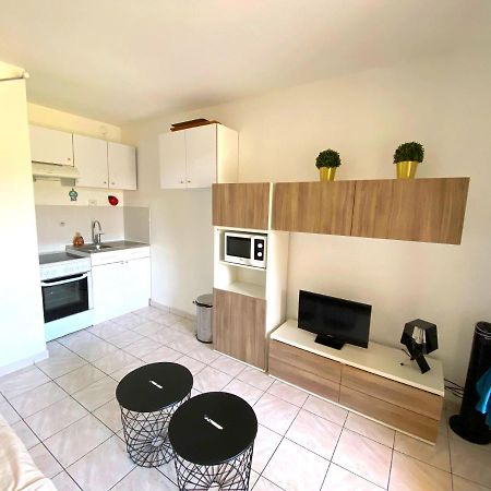 Appart 4 pers dans résidence avec piscine à 10 min de la plage Sanary-sur-Mer Extérieur photo