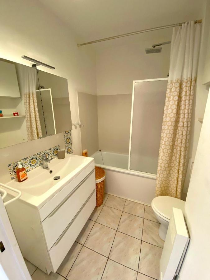 Appart 4 pers dans résidence avec piscine à 10 min de la plage Sanary-sur-Mer Extérieur photo